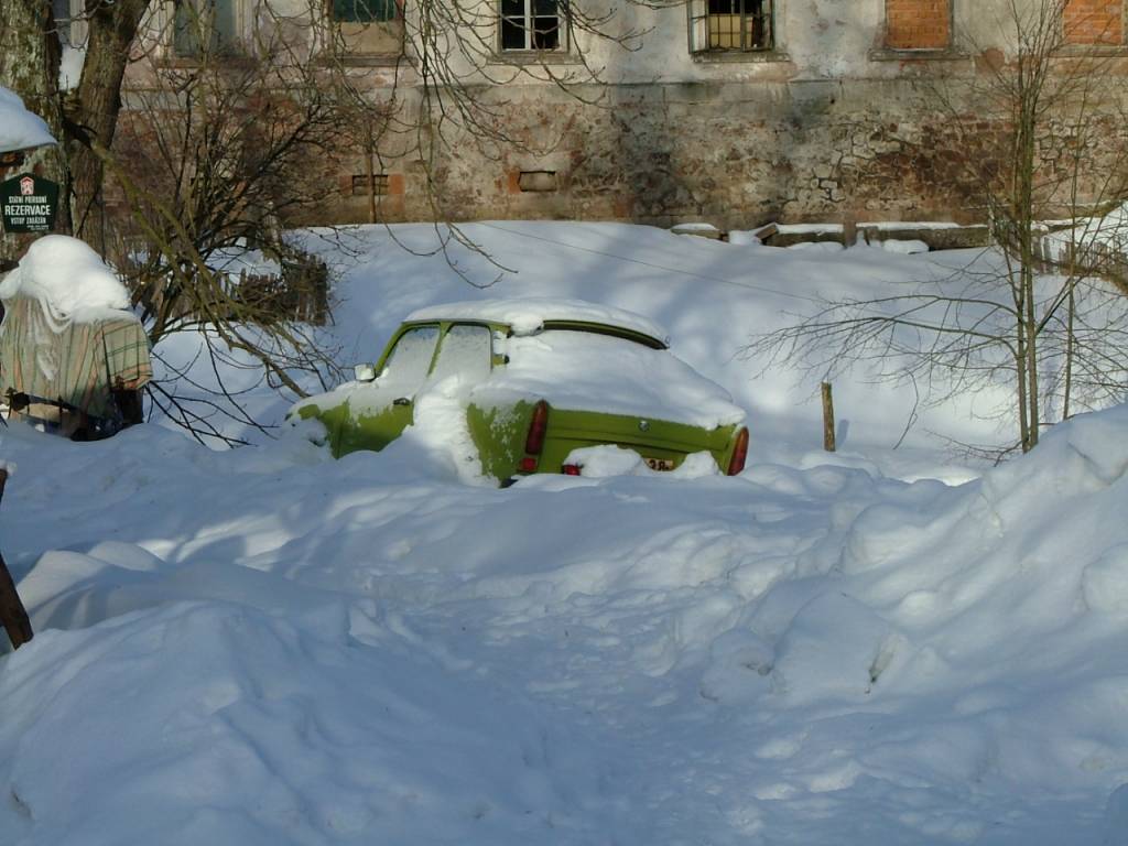 Trabant in sneeuw
