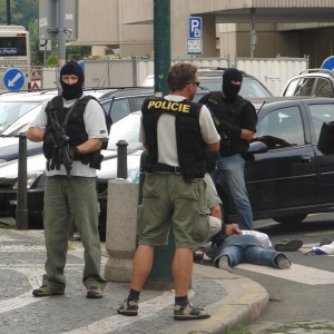 Politie interventie in Pariszka.