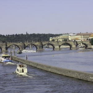Zicht op de Karelsbrug