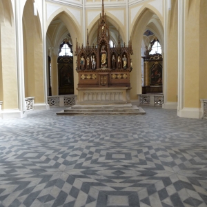 Onze Lieve Vrouwen kathedraal (vlak bij Kostnice)