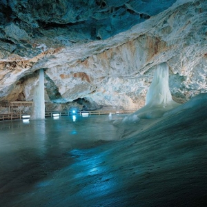 Dobinska ladova jaskyna