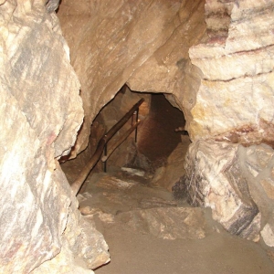 Chýnovské jeskynì