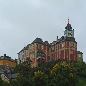 Javorník - kasteel Jánský Vrch vanuit het dorpje gezien
