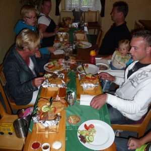 Kruiwagen met mest heet dit menu