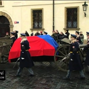 Vaclav Havel - Begrafenisstoet in Praag (1)