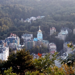 Uitzicht over Karlovy Vary vanaf Tri Krize