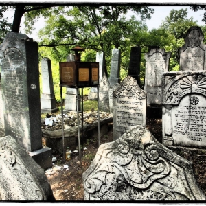 Mikulov: Joodse begraafplaats, Rabbi-heuvel