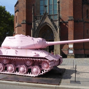 Brno: Pink Tank van David Cerny