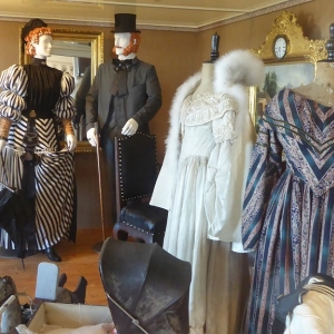 Brno: Hrad Špilberk museum kleding uit de vorige eeuw