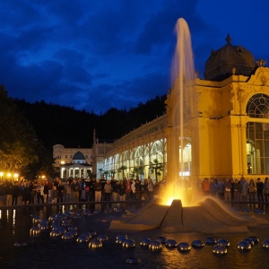 Mariánské Lázně : zingende fontein en colonnade