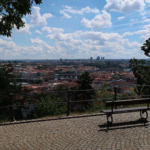 Praag: uitzicht vanaf de Petřín heuvel