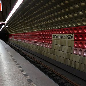 Praag: metrostation Staroměstská
