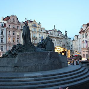 Standbeeld van Johannes Hus - Oude Stadsplein