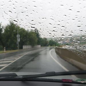 Folmava-grensovergang in de regen