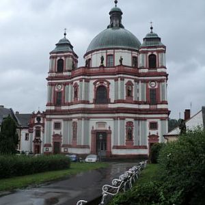 Jablonne v Podjestedi - Basiliek van St. Lawrence en St. Zdislava