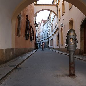 Pardubice: apart paaltje als wegafzetter