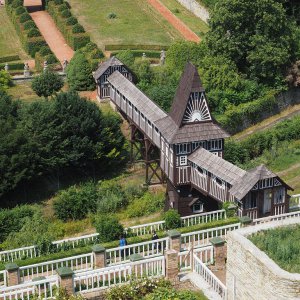 Nové Město nad Metují : houten brug bezien vanuit de kasteeltoren