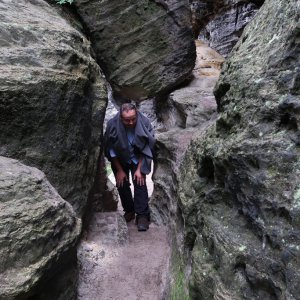 10 Tiské stěny - tussen de rotsen