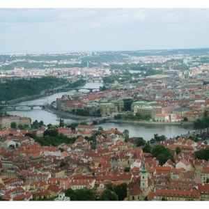 Mooi uitzicht over Praag vanaf de Petrin toren.