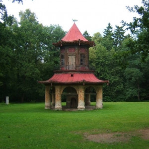 Vlašim, stadspark, Chinese toren langs natuurleerpad