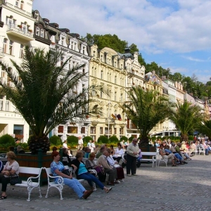 Karlovy Vary - Kuurgasten komen massaal af op het concert
