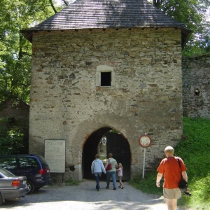 poort van kasteel pernstejn