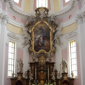 Kerkinterieur in Jicin