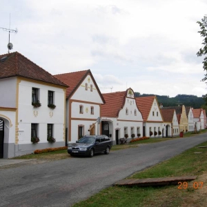 Holasovice (andere kant van de straat)