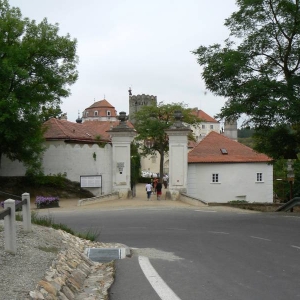 De toegangspoort van kasteel Vranov