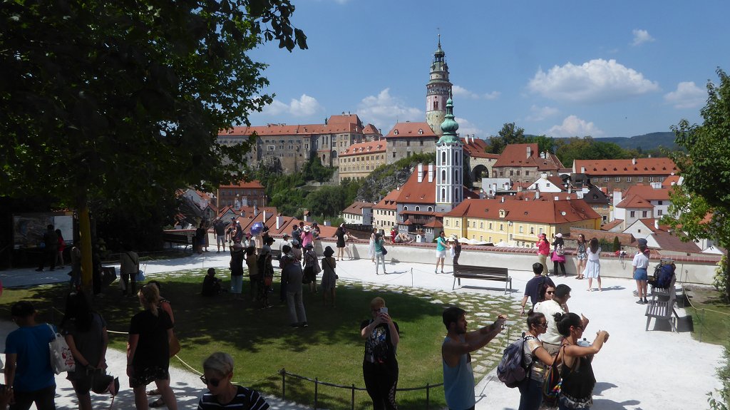 Český Krumlov: kasteel gezien vanaf Jezuitská zahrada