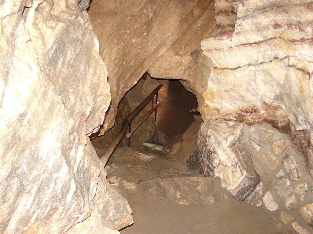 Chýnovské jeskynì