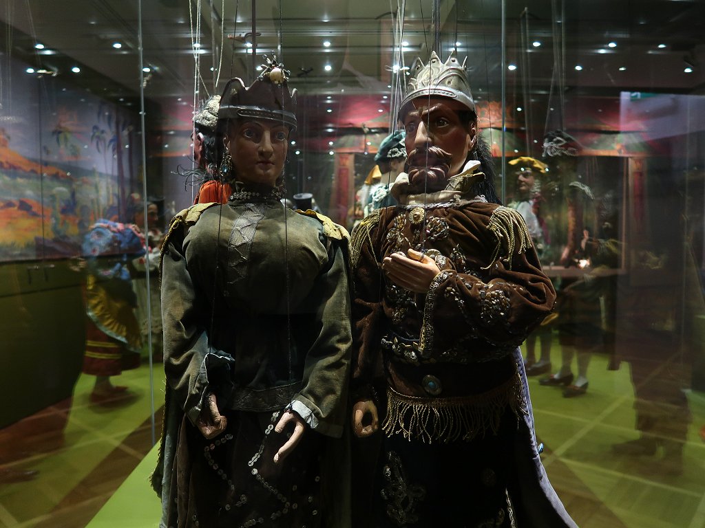 Chrudim: twee adellijke marionetten uit de 19e eeuw