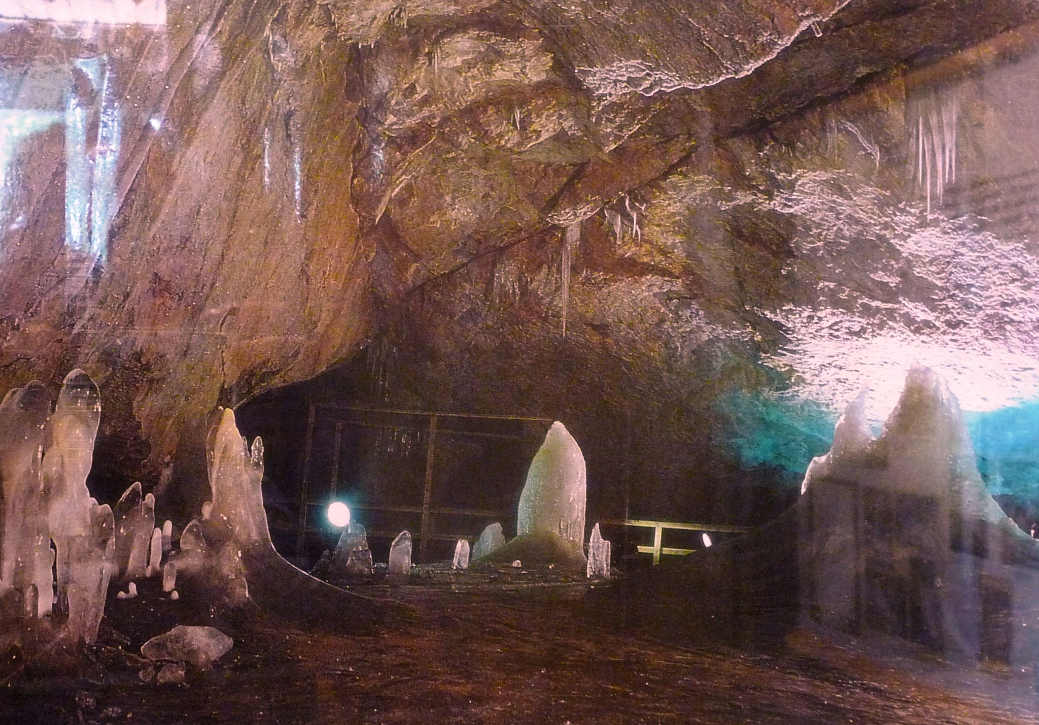 Dobinska ladova jaskyna