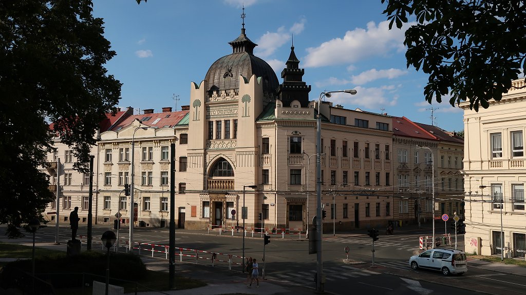 Hradec Králové: synagoge / cultureel centrum
