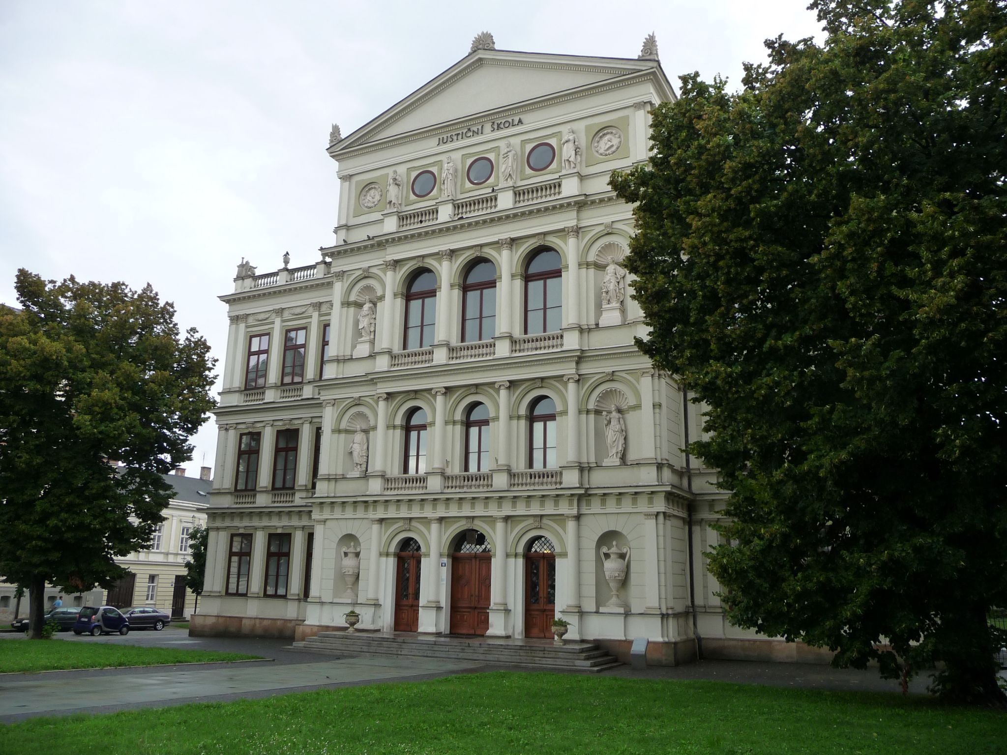 Justièní Akademie &#8206;