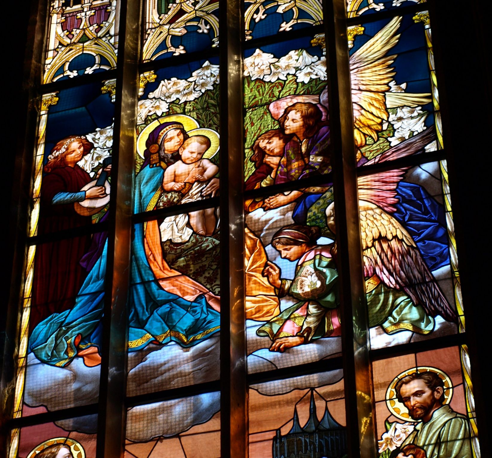 Kutná Hora - chrám sv. Barbory - glas in lood