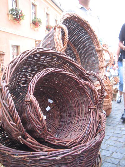 Mandenvlechters in Ustek