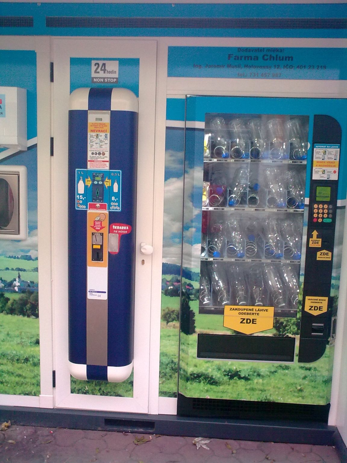 Melk-automaat in Jičín.