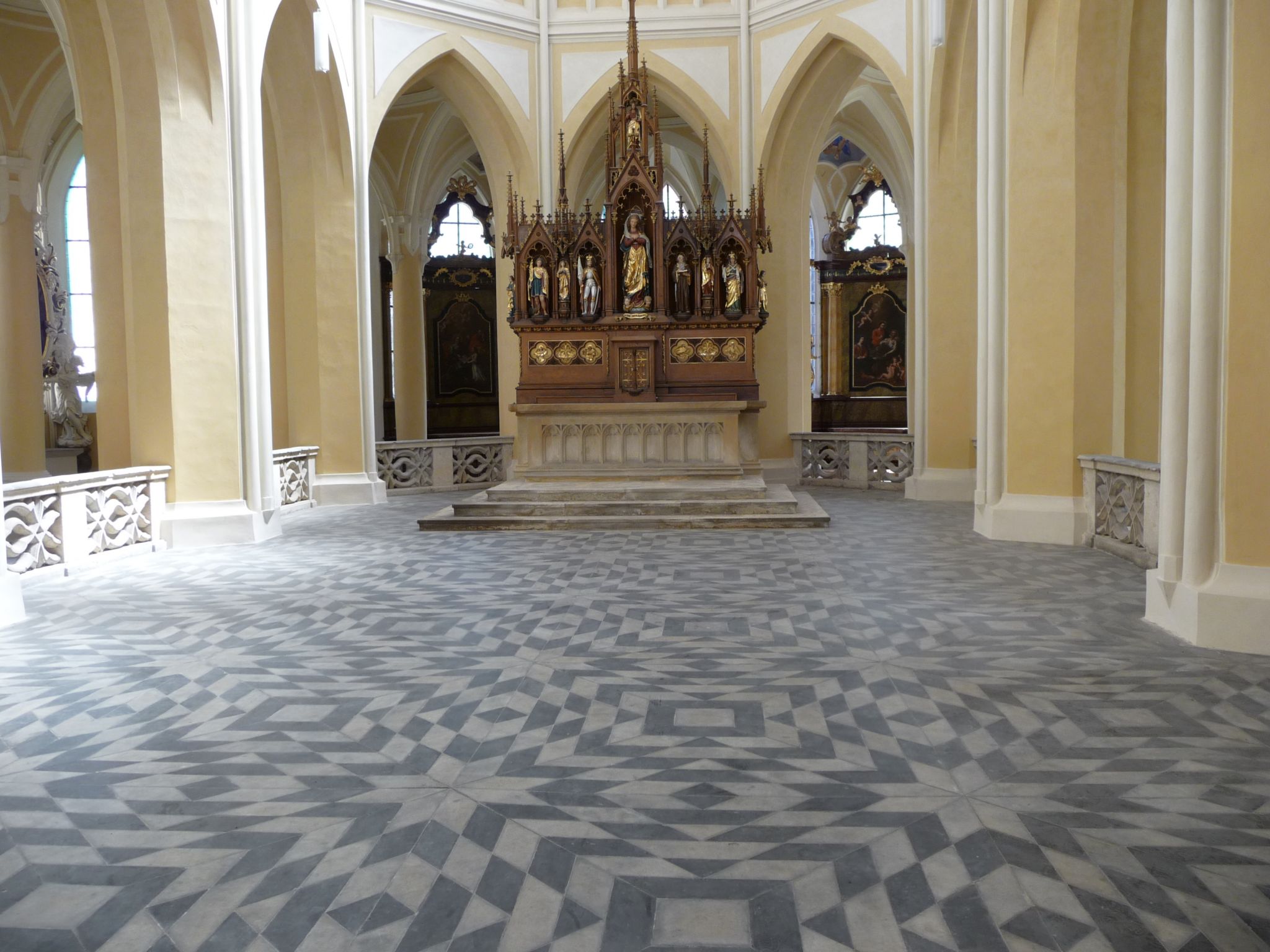 Onze Lieve Vrouwen kathedraal (vlak bij Kostnice)