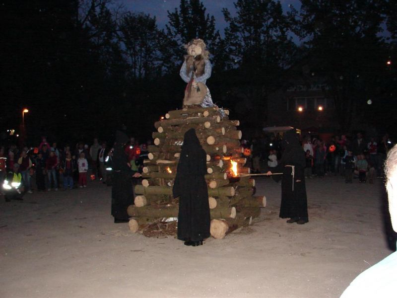Pálení èarodìjnic of heksenfeest in Trutnov 2009