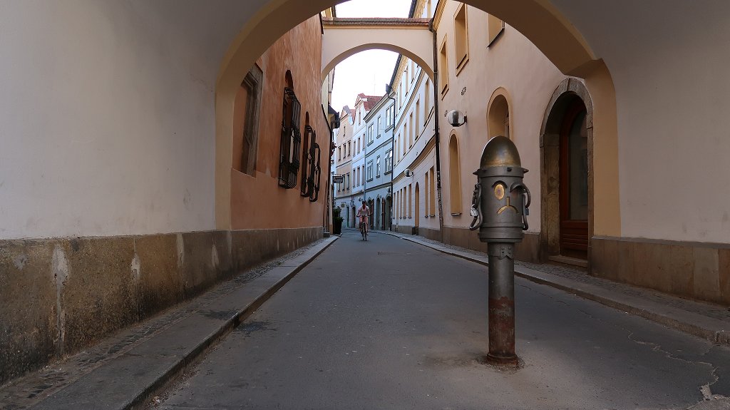 Pardubice: apart paaltje als wegafzetter