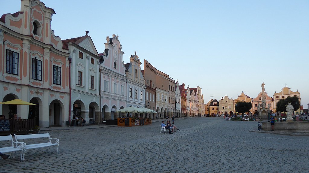 Telč: de rustigere zijde van het centrale plein