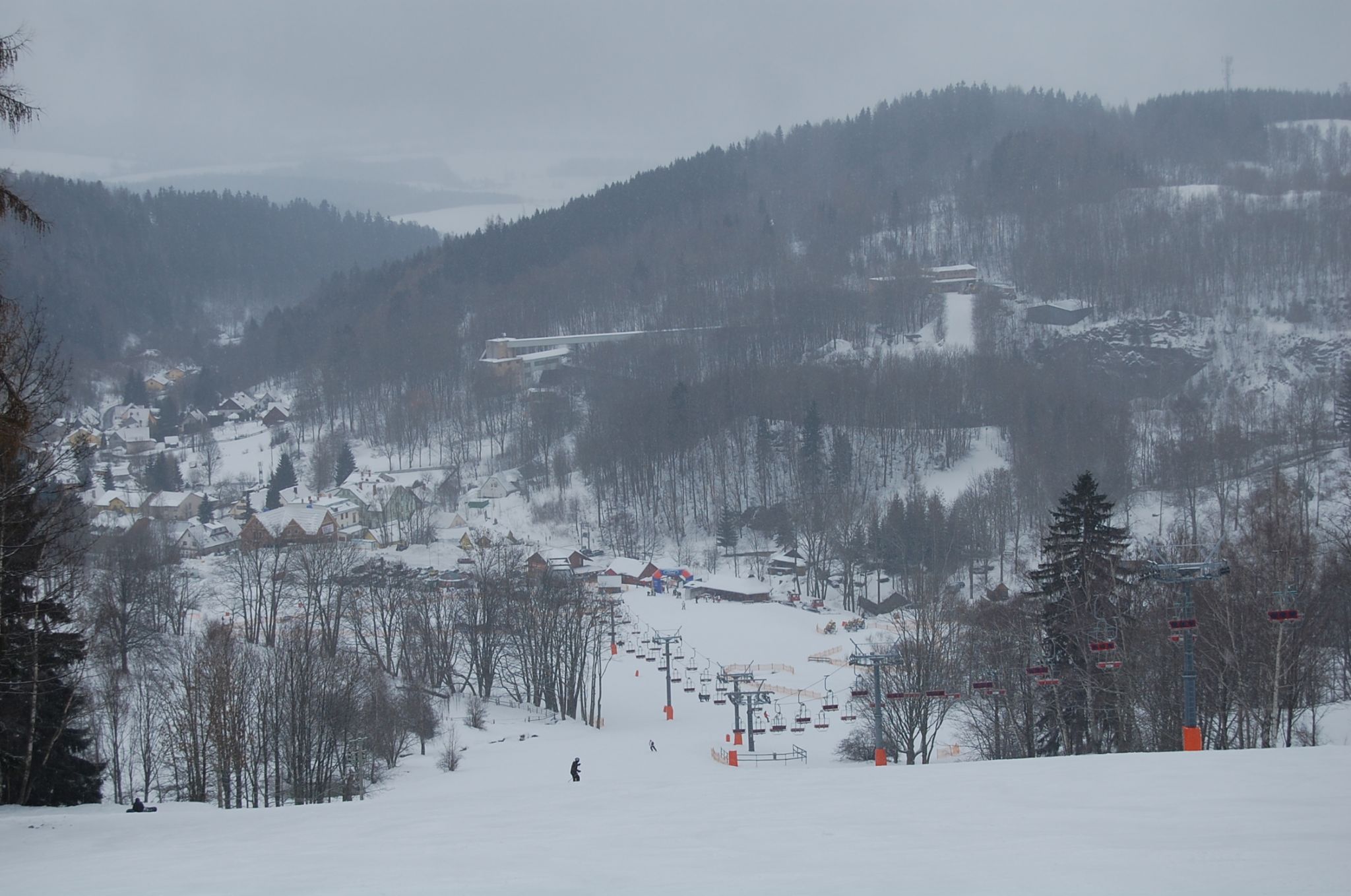 van boven genomen rode piste Cerny Dul