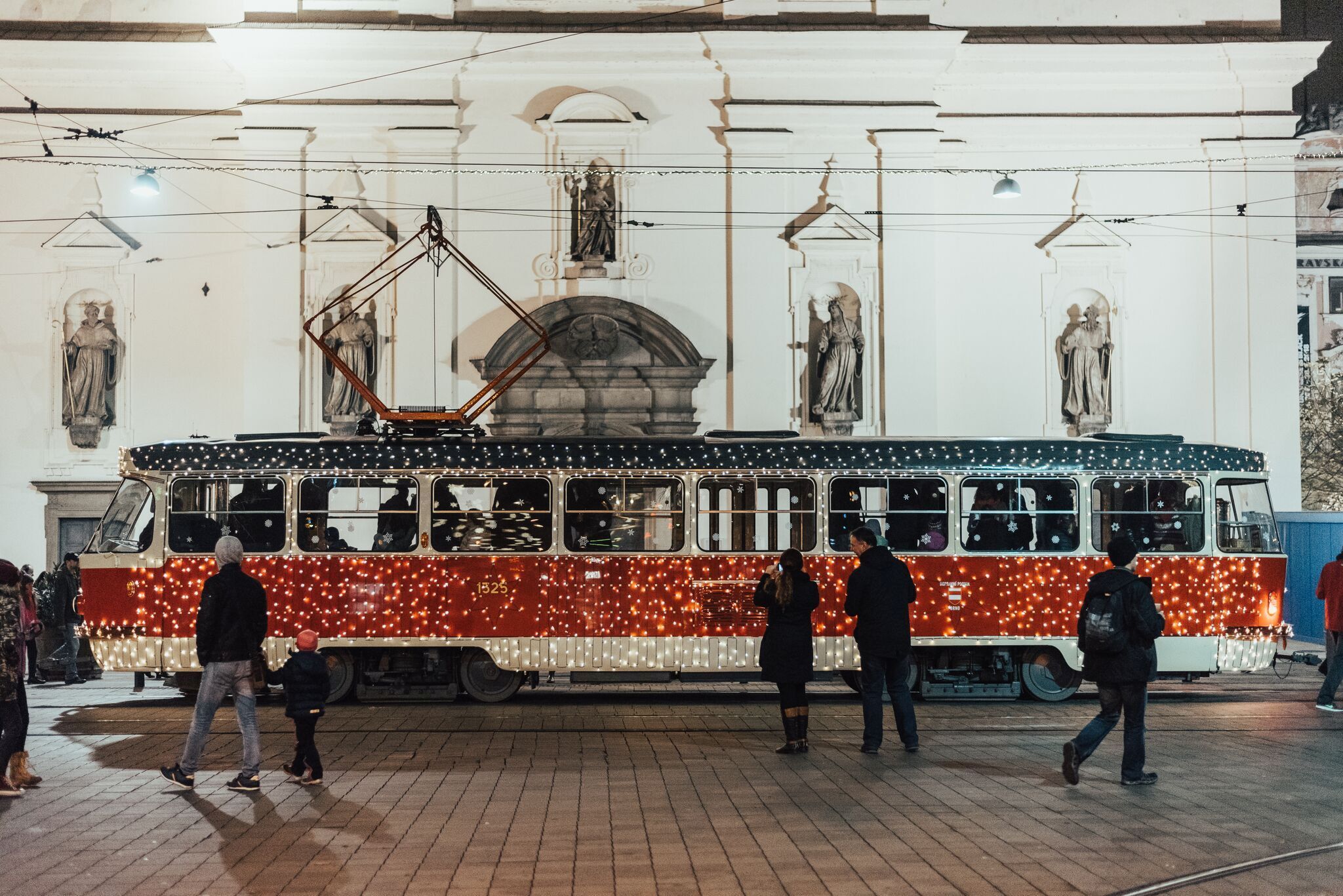 tsjechie-brno-kerst-tram.jpeg