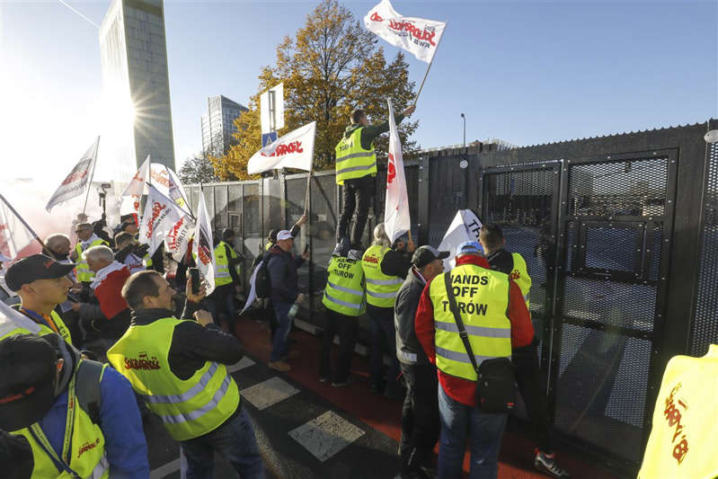 Poolse mijnwerkers protesteerden eind oktober bij het Hof van Justitie van de EU in Luxemburg.