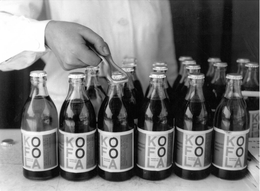 v-roce-1970-dosahla-rocni-produkce-kofoly-180-milionu-litru-zdroj-kofola-ceskoslovenskoas-1024x752.jpg