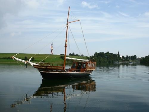 Met de boot op Silesian Harta